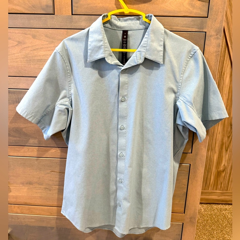 Lululemon Men’s short sleeve button down